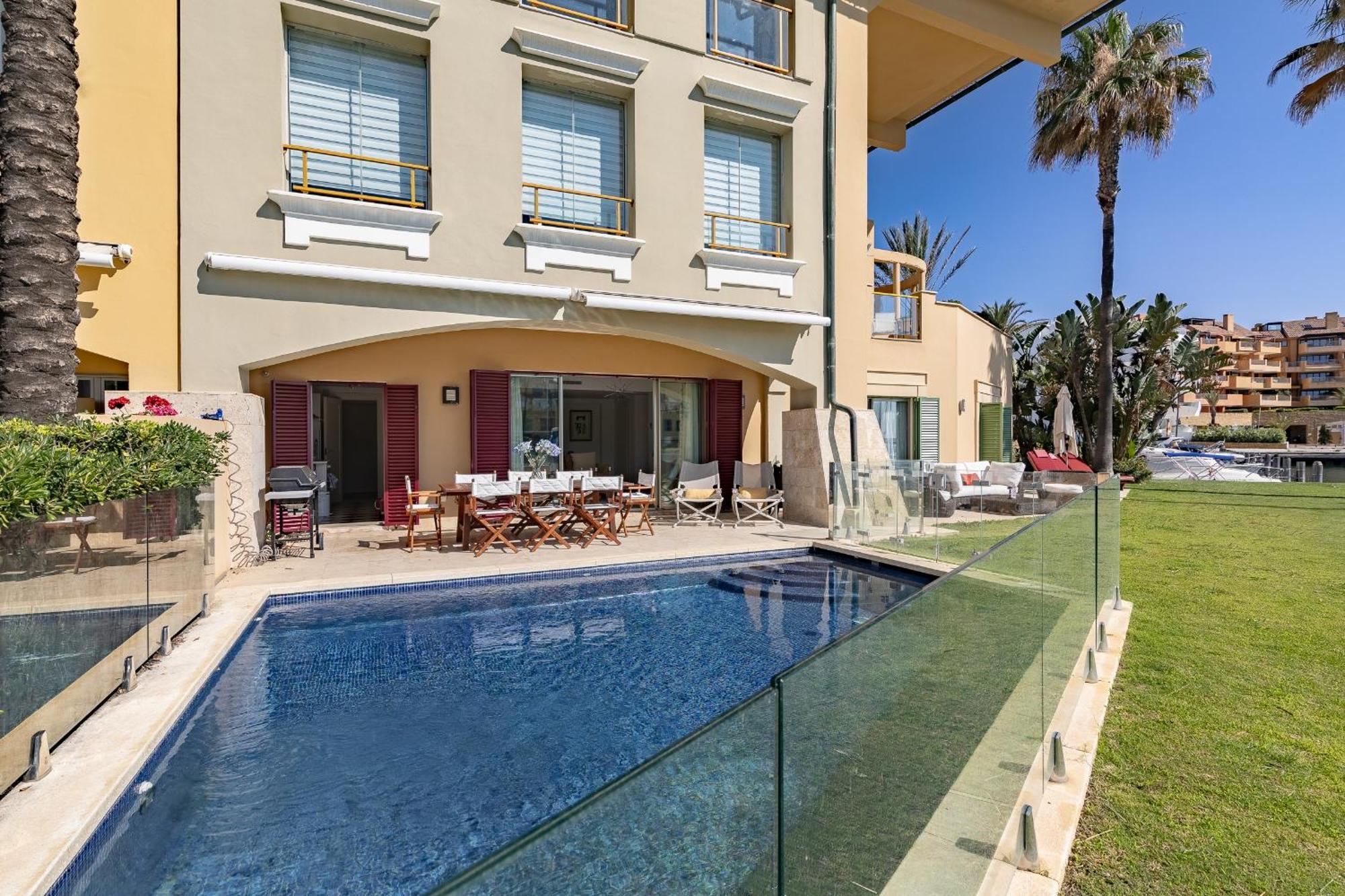 Waterside Apartment In Sotogrande Marina With Private Pool San Roque  Exterior photo